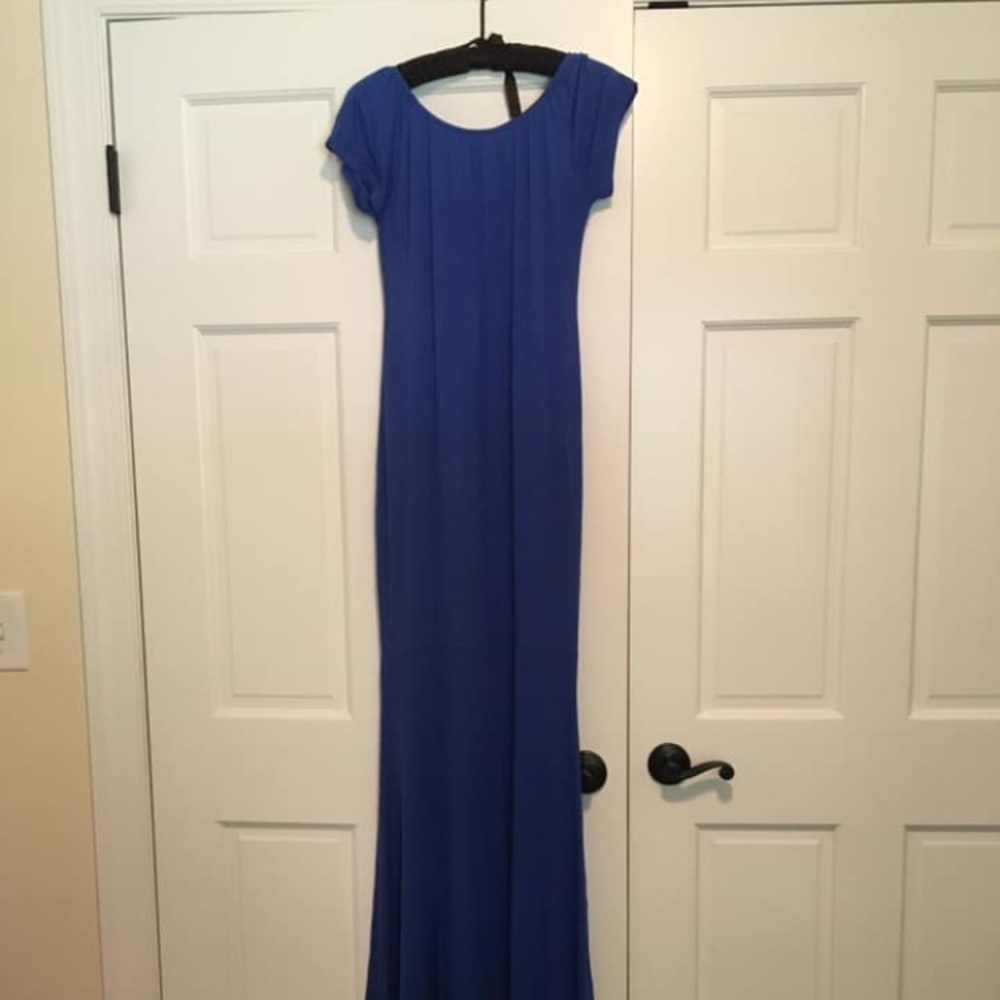 Maternity photo shoot gown